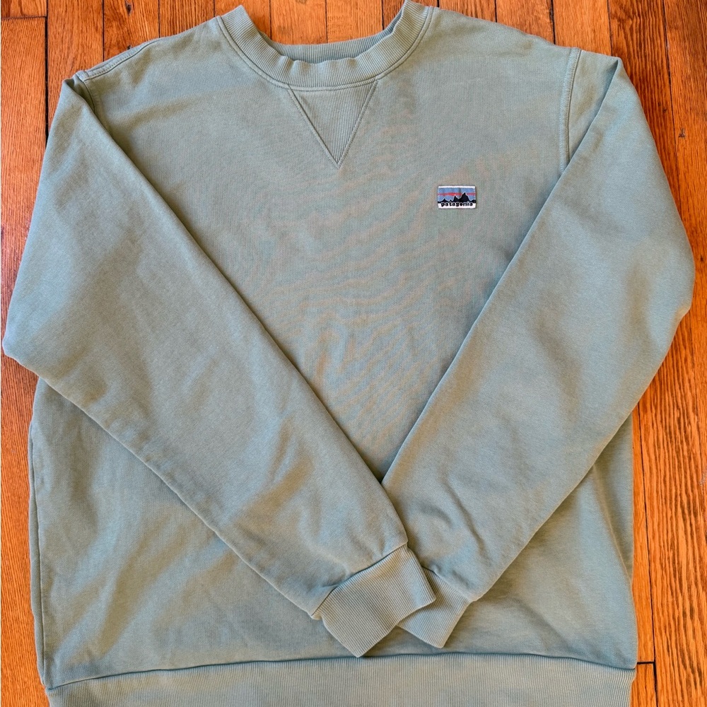 Olive green Crewneck Sweater with Ribbed Cuffs and Comfortable Fabric